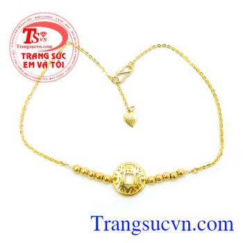 Lắc chân vàng nữ hạnh phúc