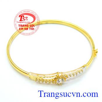 Khách hàng ưa chuộng và bình chọn nhiều năm. Vòng vàng cho nữ đeo