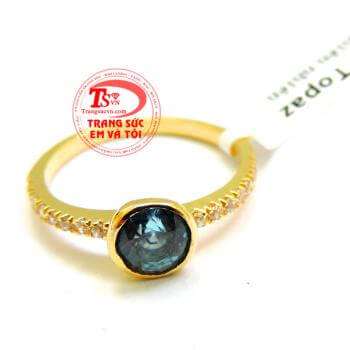 Nhẫn Topaz thiên nhiên có giấy kiểm định kèm theo Nhẫn Topaz thiên nhiên hợp mệnh Thủy và Mệnh Mộc món quà tốt dành cho người mình thương, Nhẫn Topaz thiên nhiên bảo hành 1 năm,giao Nhẫn Topaz thiên nhiên toàn quốc.