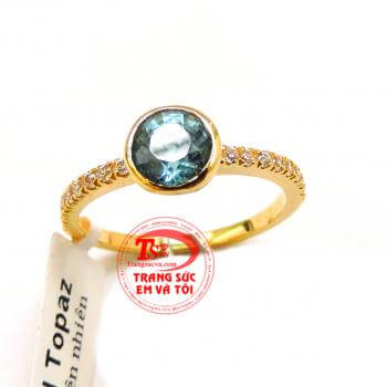 Nhẫn nữ vàng tây gắn đá thiên nhiên chế tác tinh tế mang đến những đường nét sáng,bóng bền đẹp cho chiếc nhẫn nữ đeo hợp thời trang,chất lượng vàng được đảm bảo uy tín