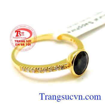 Đá thiên nhiên hộ mệnh mang lại may mắn, sức khỏe cho người sử dụng. Khách hàng ưa chuộng sản phẩm Nhẫn nữ vàng tây đá quý bền đẹp