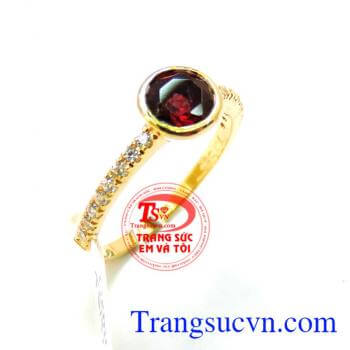 Nhẫn Granet vàng tình yêu hợp với mệnh Hỏa và mệnh Thổ món quà ý nghĩa trong dịp sinh nhật và kỷ niệm