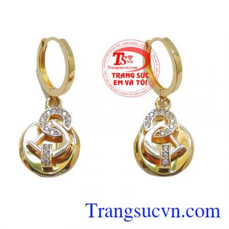 Bông tai vàng 18k italy với thiết kế tinh tế và quý phái làm tôn lên vẻ đẹp đôi