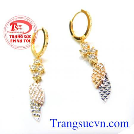 Đôi hoa tai nữ vàng 18k đẹp dành cho nữ,đôi hoa tai vàng chất lượng đảm bảo. 