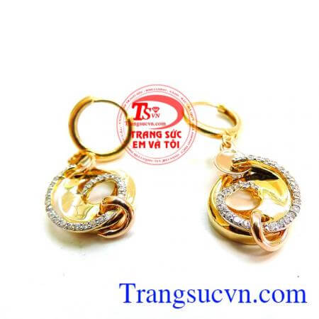 Hoa tai vàng 18k ý với tiêu chuẩn quốc tế,đẳng cấp và quý phái món quà ý nghĩa dành cho nữ trong dịp kỷ niệm và sinh nhật.