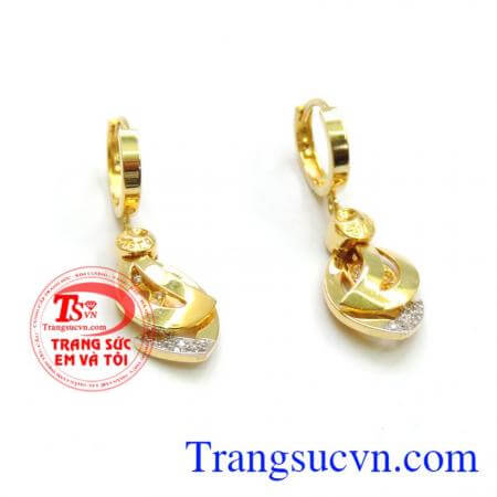 Hoa tai hàng hiệu 18k giao hàng trên toàn quốc.