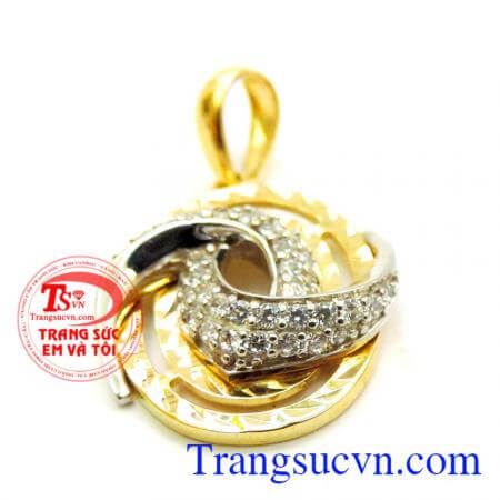 Chiếc Mặt 18k nữ vàng quý phái uy tín về chất lượng vàng.