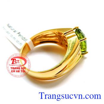 Nhẫn vàng peridot hộ mệnh