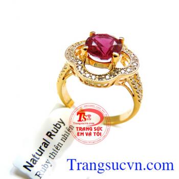 Nhẫn nữ vàng tây gắn đá thiên nhiên chế tác tinh tế mang đến những đường nét sáng,bóng bền đẹp cho chiếc nhẫn nữ đeo hợp thời trang,chất lượng vàng được đảm bảo uy tín
