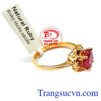 Đá thiên nhiên hộ mệnh mang lại may mắn, sức khỏe cho người sử dụng. Khách hàng ưa chuộng sản phẩm Nhẫn nữ vàng tây đá quý bền đẹp