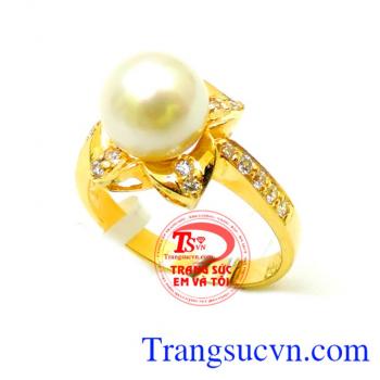 Nhẫn nữ vàng ngọc trai chất lượng đảm bảo, Có giấy kiểm định Ngọc Trai Nuôi (Cultred Pearl) và đảm bảo vàng, Bảo hành 6 tháng,Nhẫn nữ vàng ngọc trai dành cho phái đẹp, Giao nhẫn ngọc trai toàn quốc thanh toán an toàn.