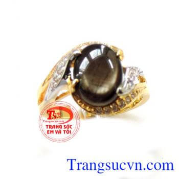 Nhẫn nữ vàng tây gắn đá thiên nhiên chế tác tinh tế mang đến những đường nét sáng,bóng bền đẹp cho chiếc nhẫn nữ đeo hợp thời trang,chất lượng vàng được đảm bảo uy tín
