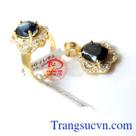 Bộ nữ trang Vàng Sapphire hợp thời trang, xinh xắn.
