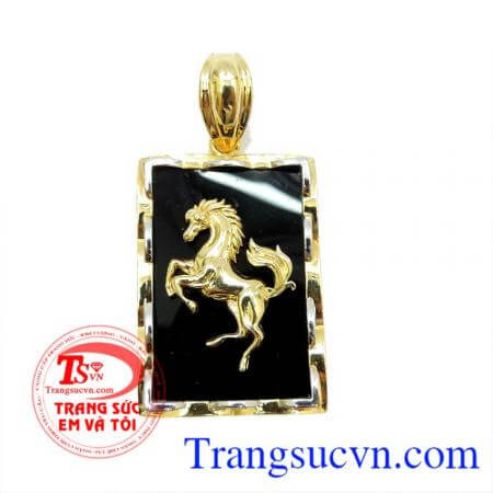 Mặt dây chuyền tuổi ngọ, Mặt dây chuyền tuổi ngựa,