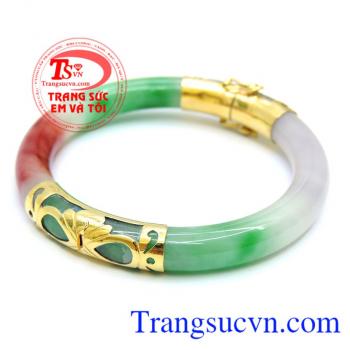 Chiếc vòng ngọc bọc vàng đẹp là món quà ý nghĩa dàng tặng bà, tặng mẹ. Vòng ngọc tứ quý bọc vàng