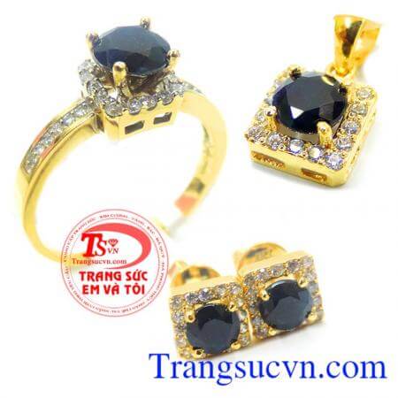 Bộ vàng Sapphire mệnh Mộc và Thủy gắn đá quý sapphire thiên nhiên.