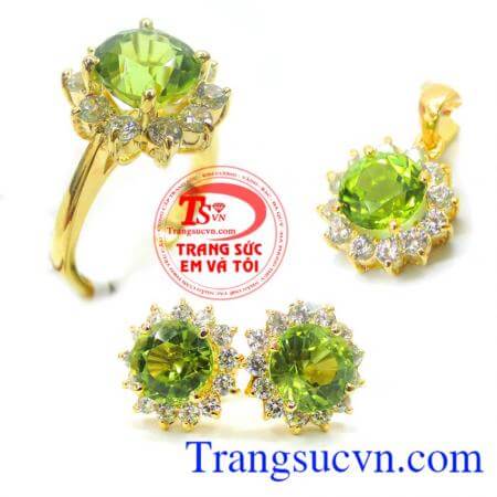 Bộ Nhẫn Hoa tai Mặt Vàng Peridot