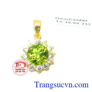 Bộ Nhẫn Hoa tai Mặt Vàng Peridot bảo hành 12 tháng. Bộ Nhẫn Hoa tai Mặt Vàng Peridot