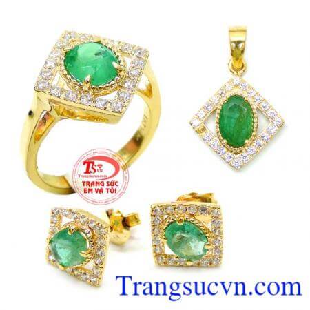 Bộ Nhẫn Mặt Hoa tai Emerald