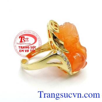 Nhẫn Vàng tỳ hưu Chalcedon thiên nhiên,Nhẫn nữ tỳ hưu vàng,Nhẫn nữ tỳ hưu thu tích tiền tài,Nhẫn Vàng tỳ hưu Chalcedon,chiếc Nhẫn tỳ hưu nó là linh vật theo truyền thuyết,Ý nghĩa tỳ hưu tốt 