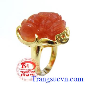 Nhẫn nữ tỳ hưu cõng tiền,Nhẫn nữ tỳ hưu cõng tiền,Chiếc nhẫn vàng tỳ hưu ý nghĩa về tiền tài,đảm bảo chất lượng vàng,Nhẫn nữ tỳ hưu cõng tiền Uy tín bảo hành 12 tháng,Giao toàn quốc toàn quốc thanh toán an toàn.