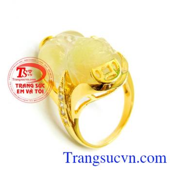 Nhẫn vàng màu tinh tế gắn tỳ hưu đá thiên nhiên, mang lại may mắn và hộ mệnh, Nhẫn nữ vàng tây dành cho phái đẹp