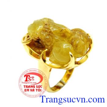 Nhẫn tỳ hưu thạch anh tóc vàng 14k