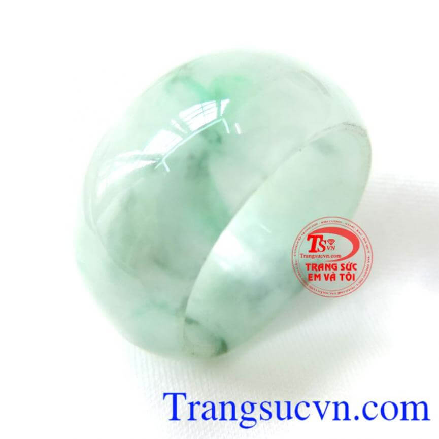 Nhẫn ngọc cẩm thạch sức sống
