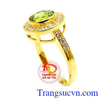 Nhẫn vàng đá mệnh mộc và Nhẫn nữ vàng đá mệnh hỏa,Nhẫn nữ vàng 14k 58.5%Au.Có Giấy kiểm định đá Quý và Vàng kèm theo chiếc Nhẫn vàng đá mệnh mộc,Đá Peridot trao dồi sự thông mình và sáng suốt,may mắn