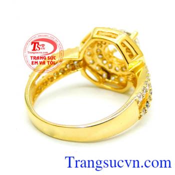 Nhẫn nữ hoàng vàng gắn đá tinh tế và quý phái,Chiếc Nhẫn nữ hoàng vàng đảm bảo chất lượng uy tín,Giao Nhẫn nữ hoàng vàng toàn quốc