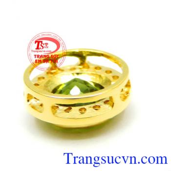 Mặt dây Peridot hạnh phúc 