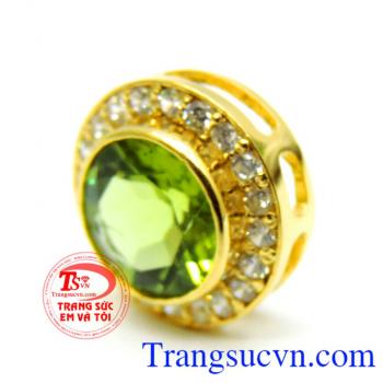 Mặt dây Peridot hạnh phúc 