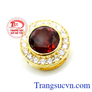 Đá Granet thiên nhiên có giấy kiểm định đá quý kèm theo Mặt dây Granet. Mặt dây vàng đá Granet hộ mệnh