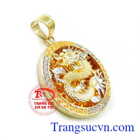 Mặt dây được thiết kế trên nguyên liệu vàng 10k .