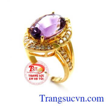 Nhẫn nữ Thạch Anh Tím trang sức phong thủy vừa đẹp vừa chứa đựng nhiều ý nghĩa tốt cho sức khỏe, tốt cho tiền tài. Sản phẩm uy tín chất lượng được giao bán trên toàn quốc.