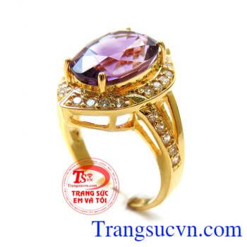 Nhẫn nữ Thạch Anh Tím quý phái chất lượng bền đẹp. Nhẫn thạch anh tím là sự lựa chọn hoàn hảo của các doanh nhân và các nhà hoạt động xã hội