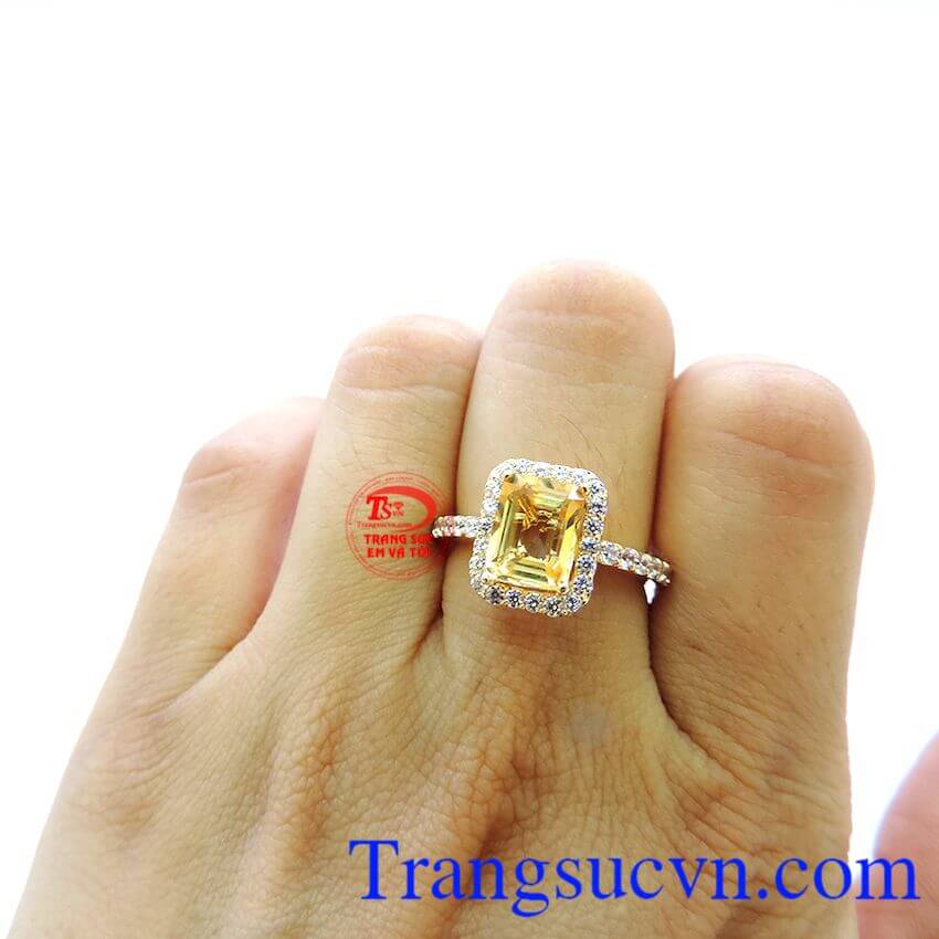 Chiếc Nhẫn vàng citrine thiên nhiên,Nhẫn nữ thạch anh vàng có giấy kiểm định đá quý đảm bảo chất lượng vàng trên toàn thế giới