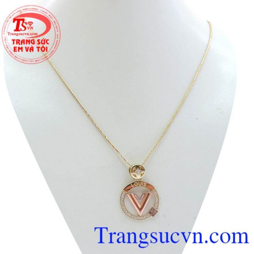 Bộ mặt Louis nữ thời trang