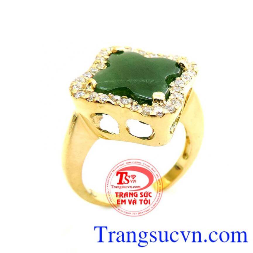 Nhẫn ngọc cẩm thạch vuông xinh
