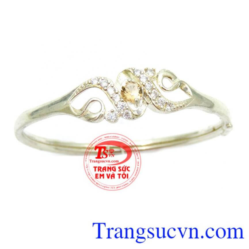 Vòng tay bạc dịu dàng