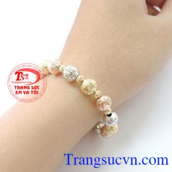 Đặc biệt lại không bao giờ lỗi thời không thể bỏ lỡ. Lắc bi vàng màu sang trọng Italy