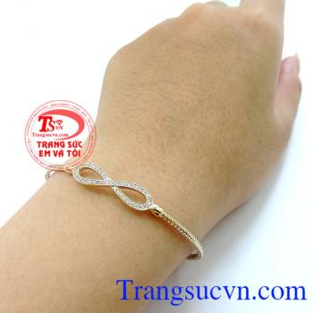 lắc tay nhập khẩu nguyên chiếc từ Italy đem lại vẻ đẹp tinh tế dịu dàng cho phái nữ. Lắc nữ 10k nhập thời trang