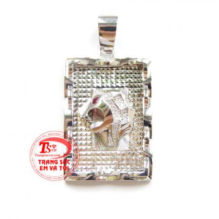 Mặt nam Báo Vàng trắng đảm bảo chất lượng vàng kết hợp đeo cùng dây chuyền vàng sẵn sang dạo phố nổi bật