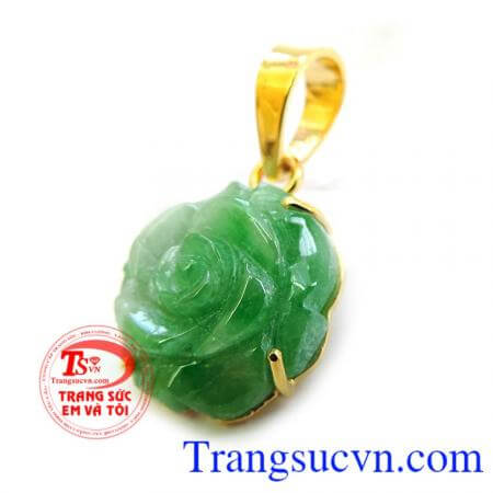 Mặt hoa hồng xanh lục mang lại sự giàu sang và hào phóng.