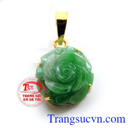 Mặt hoa hồng xanh là món quà tuy nhỏ bé nhưng mang một ý nghĩa to lớn cho người được tặng.