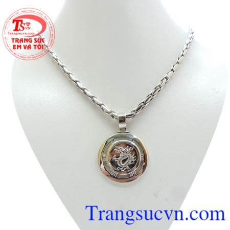 Mặt dây chuyền vàng nam tính đeo cùng dây chuyền vàng