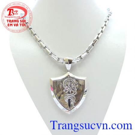 Bộ trang sức tuổi Tỵ vàng trắng rắn là loài khôn và bảo vệ chủ nhân rất tốt