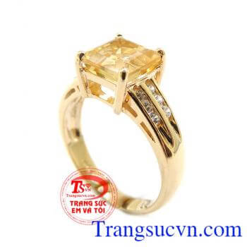 Nhẫn nữ đá Citrine Chiếc Nhẫn nữ đá Citrine với kiểu chế tác tinh tế và nữ tính tạo cho chiếc Nhẫn nữ đá Citrine thêm phẩn quý phái,Chất lượng vàng Nhẫn nữ đá Citrine đảm bảo,Bảo hành 1 năm,Giao toàn quốc thanh toàn an toàn.