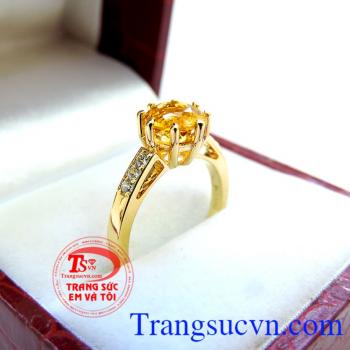 Chiếc Nhẫn vàng Citrine dành cho người mệnh Kim và mệnh Thủy,Chiếc Nhẫn vàng Citrne là món quà sinh nhật rất ý nghĩa cho người đeo,Nhẫn vàng Citrine Giao toàn quốc thanh toán an toàn.