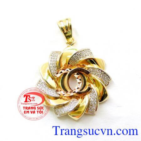 Mặt nữ hoa chanel thời trang